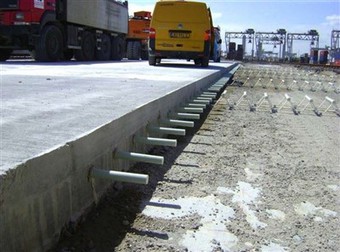 Barra de tacs de FRP per a zones de peatge d'alta velocitat